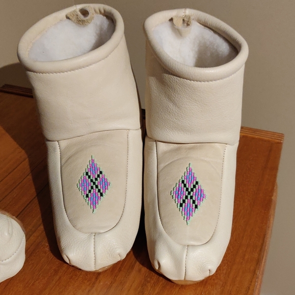 Arctic trading Shoes - Lazyman mukluks women's 7 new